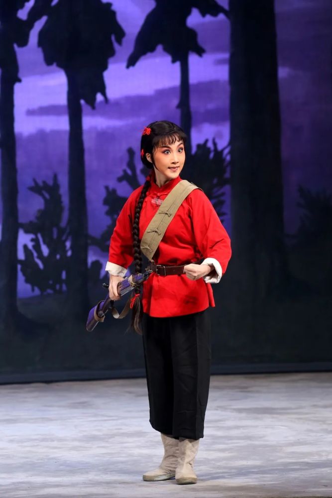 师承孙毓敏,陆正红,龚苏萍,陈朝红,常秋月,杨建芳,刘佳,刘异龙等.