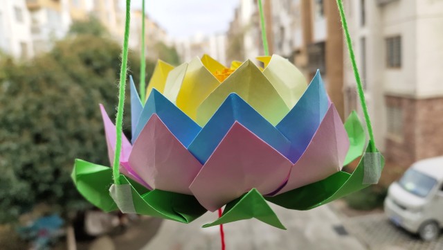 元宵节7彩莲花灯笼制作创意幼儿园学生手工作业亲子diy折纸