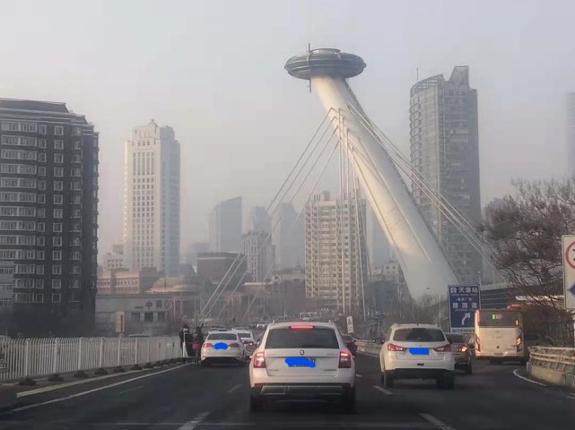 李公楼立交桥双向三起事故