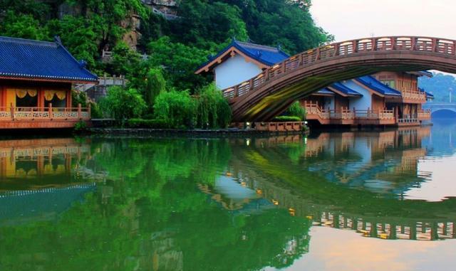 广东一"世外桃源",因"通天蜡烛"走红,风景秀丽迷人|小桂林|阳春市
