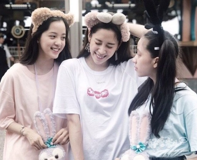 欧阳娜娜三姐妹合照谁的颜值最高从三人的发展就能看出