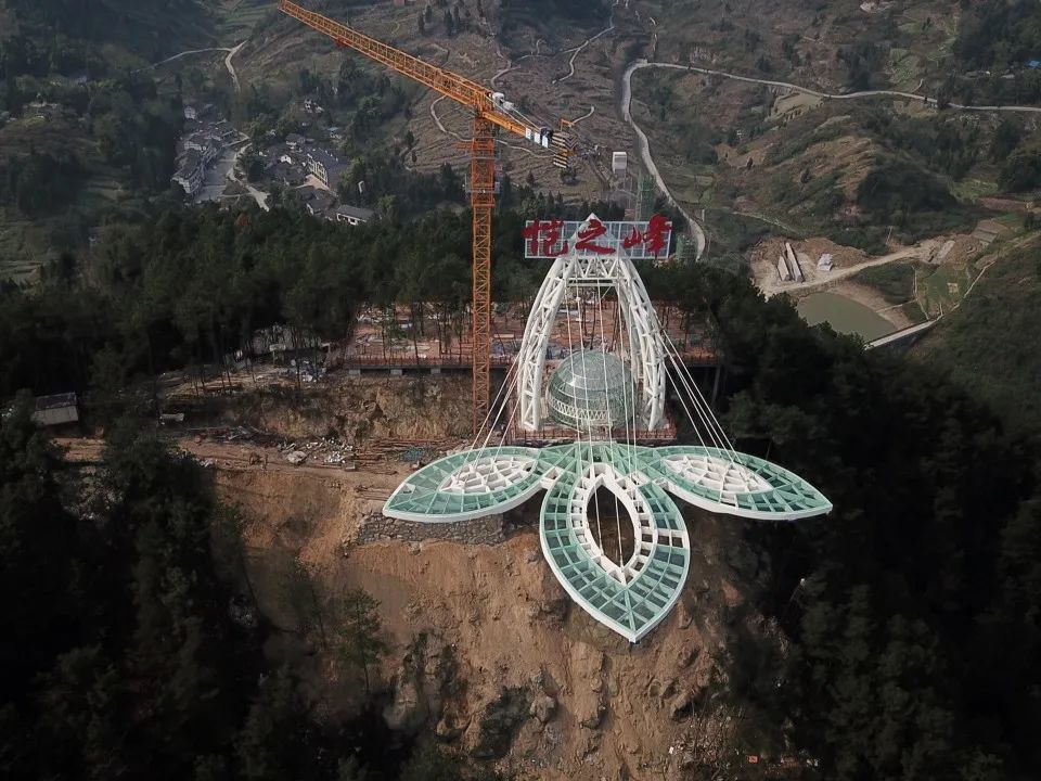 恺之峰玻璃廊桥计划今年三月向市民开放_腾讯新闻