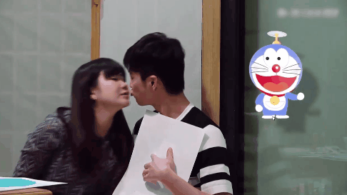 0m结果,真的就是无时无刻不在搂搂抱抱卿卿我我.点击播放 gif0.