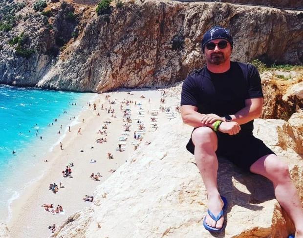 土耳其男子将孕妻推下悬崖事后悠然自拍曾为妻子购买大额保险