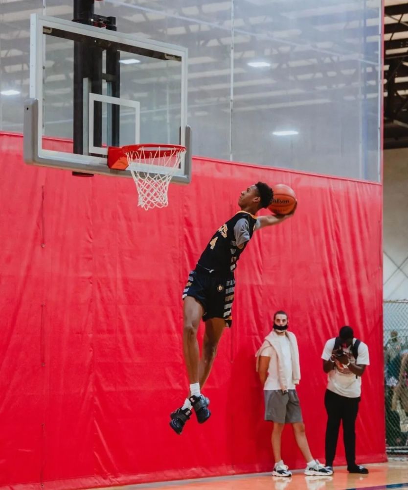 独臂杜兰特,一只手的干拔你见过吗?_腾讯新闻