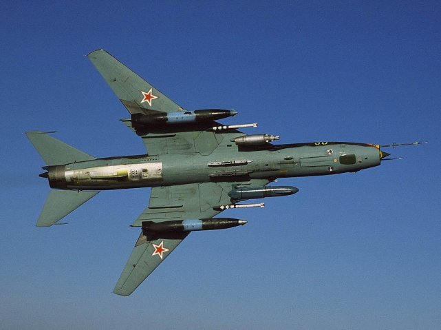 苏联传奇战斗轰炸机su17上