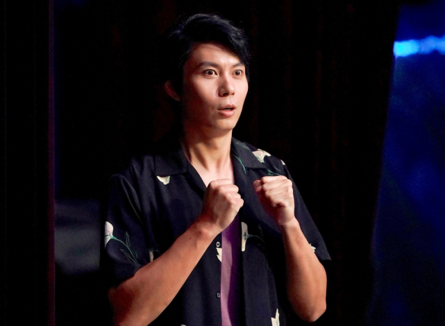 《美人鱼2》中邓超却不是男主角了,男主角刘轩由艾伦饰演,这位演员不