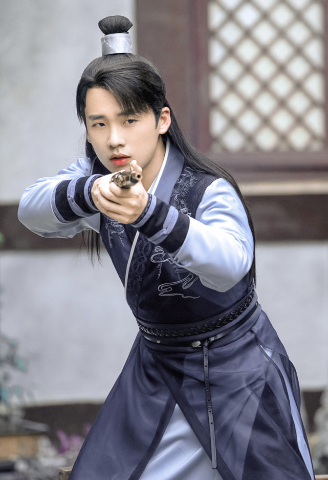 郭麒麟最新《赘婿》剧照曝光,温文尔雅风度翩翩,德云社少班主的感觉