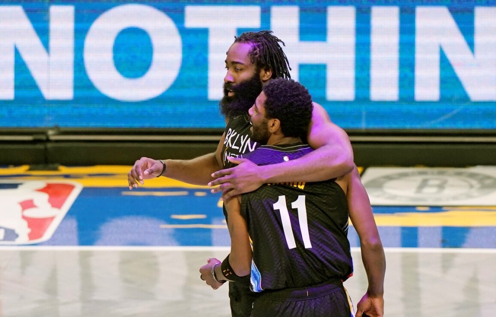 队史首人历史第二哈登欧文拥抱八连胜创神迹总冠军不是梦