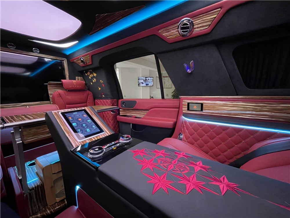 2021款林肯领袖一号美规版加长版领航员定制七座商务车