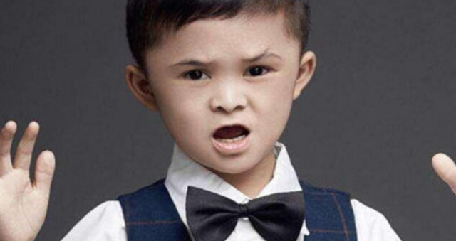 曾经网红"小马云"被解雇,回到农村被奚落,村民:孩子被毁了!_腾讯新闻