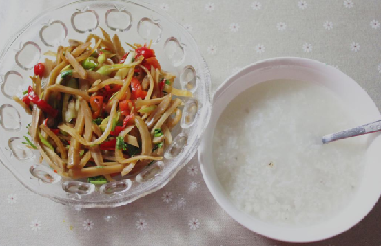 脑梗|40岁男子突发脑梗，医生指出：2种早餐吃一次，相当于喝一桶油