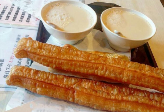 脑梗|40岁男子突发脑梗，医生指出：2种早餐吃一次，相当于喝一桶油