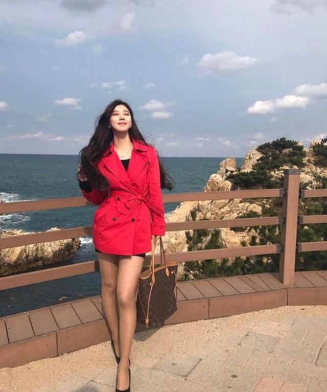 值得一提的是,真艺英曾经坦言,是运动改变了她,因