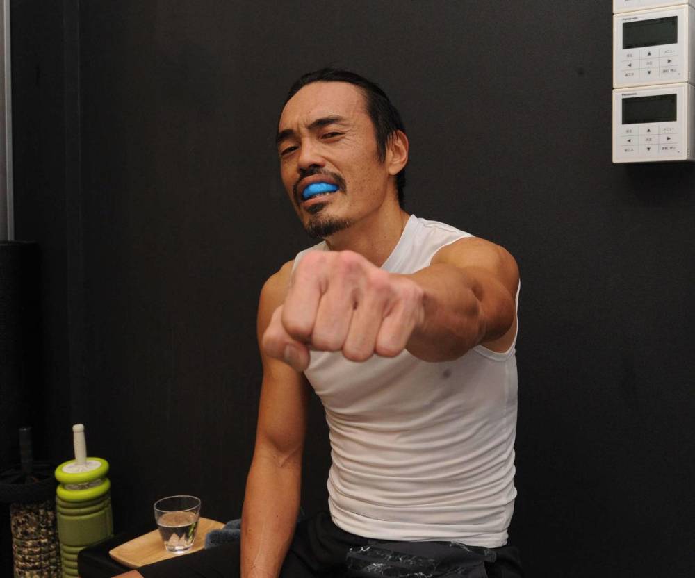 安彦考真算得上是日本的一名网红球员,出生于1978年的他在高中三年级