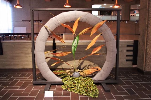 不为人知的花道世界 关于花道家及其收入探秘 插花 草月流 假屋崎 展览 流派