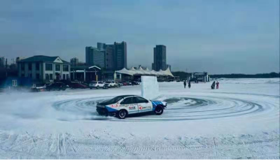 为庆祝建党100周年 “战冰雪，迎奥运”龙江激情冰雪英雄会在松花江拉开帷幕