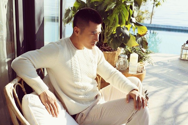 李晨浩度假晒完美肌肉 巧克力腹肌抢眼