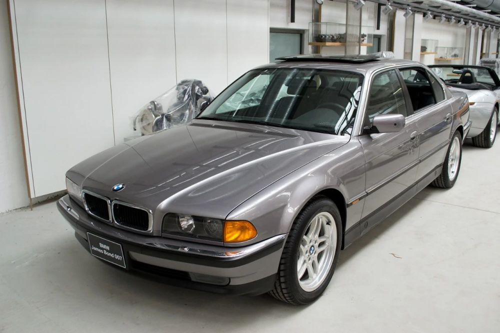 长大后接触过很多宝马车,从宝马e65到g12豪华沉稳运动感十足