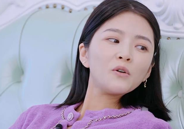 不少网友纷纷议论:看惯了很多男明星跟"网红脸",看到王灿这种舒服不