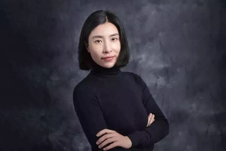 聂腾飞去世这些年,奚春阳一直陪伴在陈小英身边