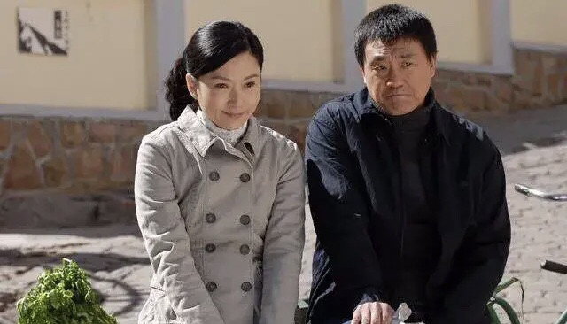 李海洋倒贴5000块嫁给何冰,丈夫37岁终于走红!多亏了个好妻子啊!