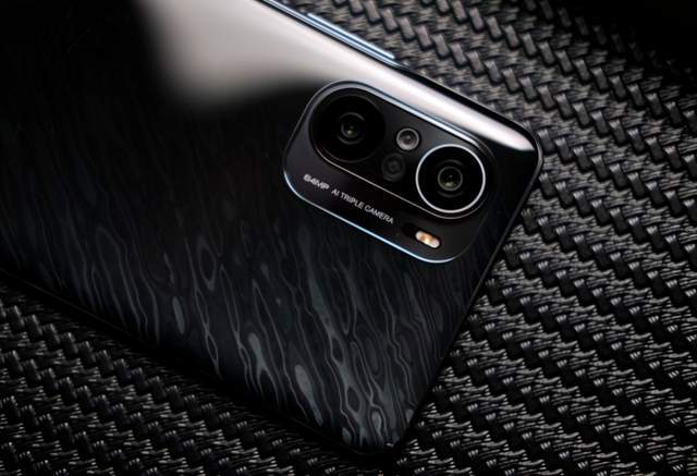 红米k40 pro墨羽版上手:屏幕就值1500元 但有俩缺点