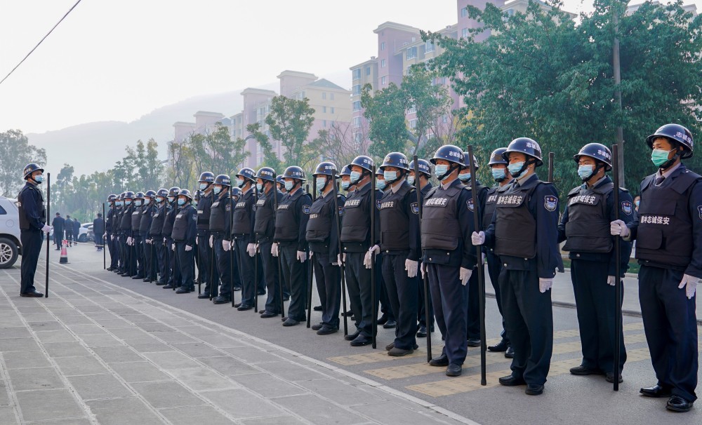 保山腾冲市举行校园保安上岗仪式新增530名专职保安护航校园安全