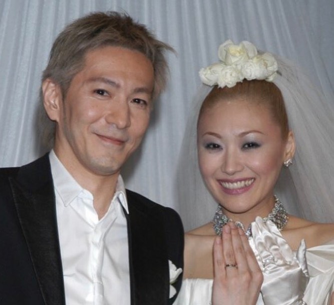 音乐教父小室哲哉正式离婚 曾出轨病妻看护师 女方发布手写声明 腾讯新闻