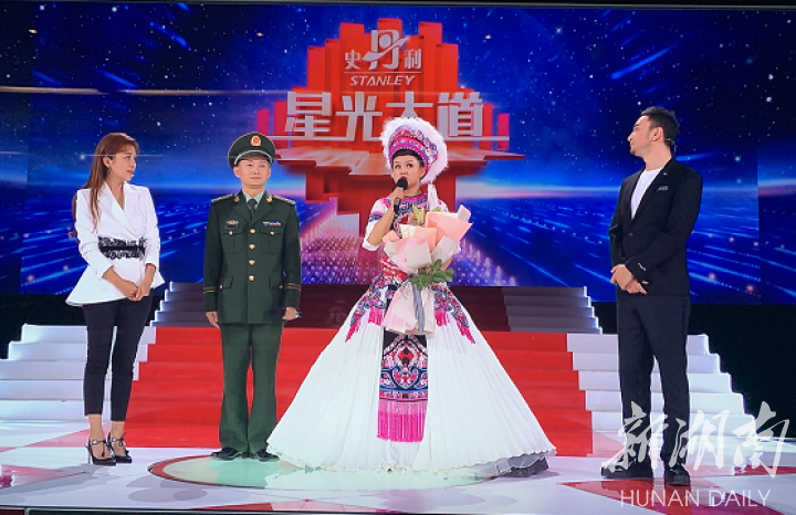 周冠军张家界土家阿妹李红艳勇夺星光大道