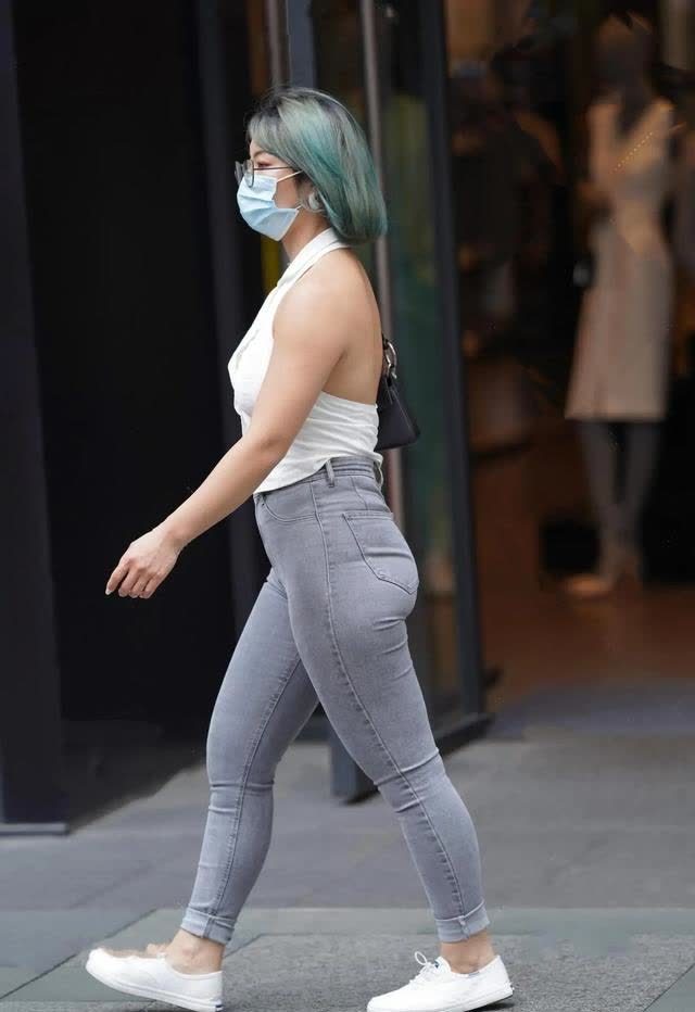 "大象腿"穿搭要低调,切忌盲目自大,而放大了自身的劣势!