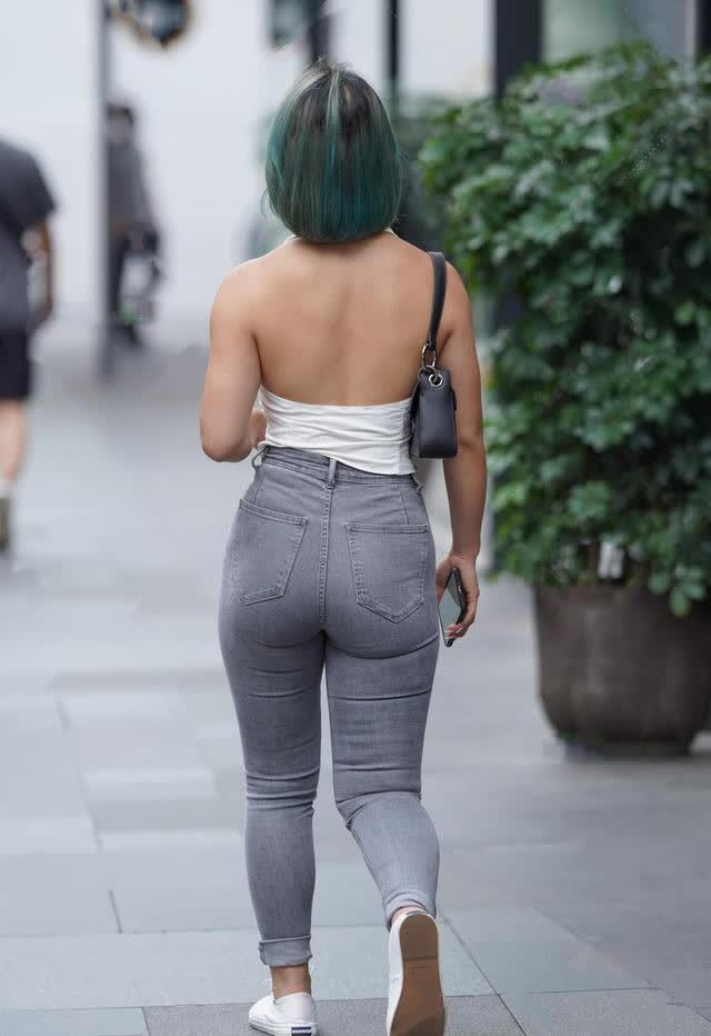 "大象腿"穿搭要低调,切忌盲目自大,而放大了自身的劣势!