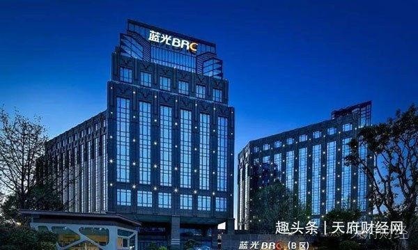 蓝光发展深陷债务泥潭 董事长杨铿48亿变卖资