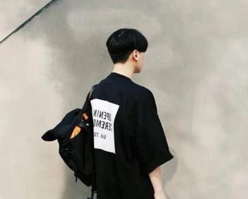 三个男生背影,谁更让你心安?秒测有没有人偷偷暗恋你