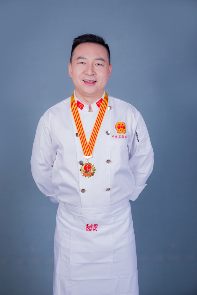 中国烹饪大师吴成丁简介