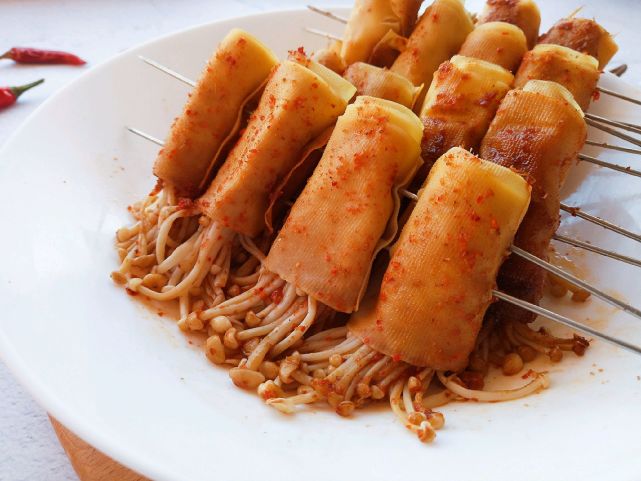 金针菇豆腐卷,味道不比肥牛金针菇差,简单方便,还有淡淡烧烤味