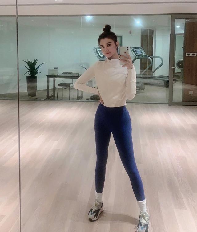 80后新疆女孩,混血颜值曲线身材,获环球小姐季军,女神级别人物