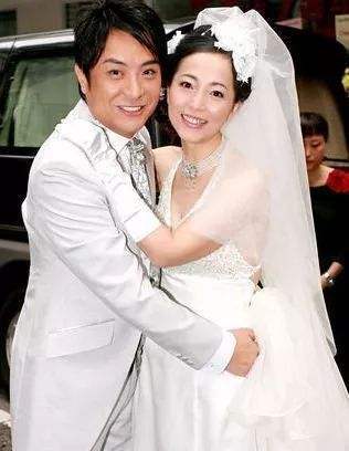 苑琼丹丑女近况开美容院副业险些倒闭嫁入豪门获老公支援