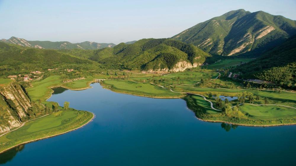 北京一处4a级风景区三面环山有千岛湖的湖观山色