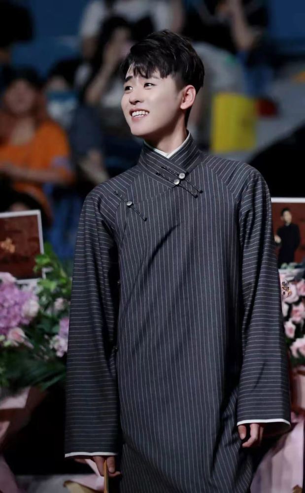 张云雷被京剧艺术家称赞引热议传统艺术势弱老泰斗也要靠流量