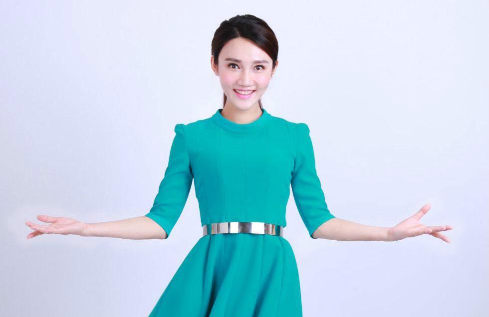 接连主持诗词大会和春晚91年出生的龙洋凭啥大放异彩