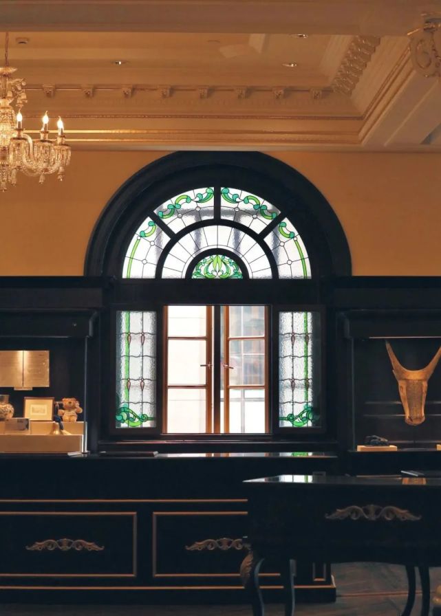 始建于1846年的浦江饭店是上海第一家现代意义上的豪华饭店,"江湖地位