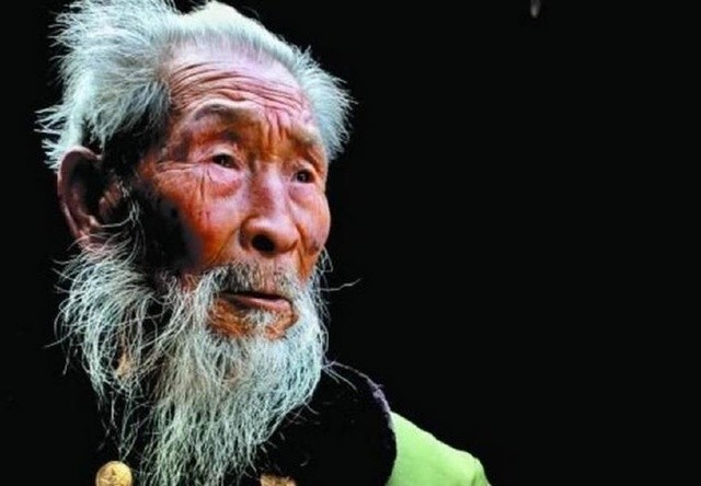 这样一位岂止至今年龄最长的红军,他的一生充满传奇故事,他就是付德新