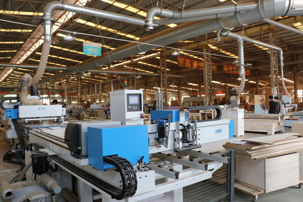 看完你就知道为什么市场上越来越多的人选择定制家具胜过木工打制衣柜