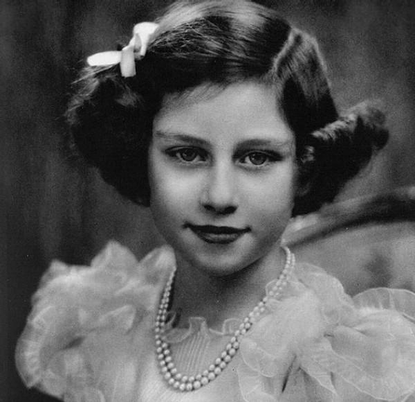 玛格丽特公主:15岁开始抽烟,一天能抽60支,手术后报复性抽烟_腾讯新闻