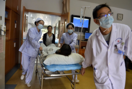 脑梗|40岁男子突发脑梗，医生提醒：2种早餐经常吃，血管容易黏如粥