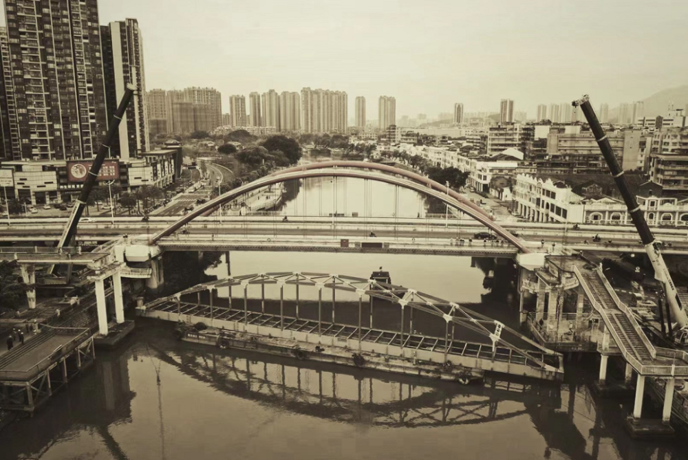 据市城管局相关负责人介绍,江门铁桥时间比较长,江门市区老居民有一定