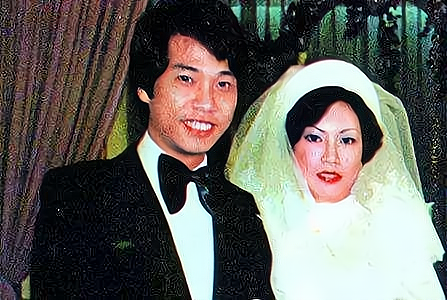 然而在他事业辉煌时,另一个女人却出现在了他的生活中,她就是卢少慈