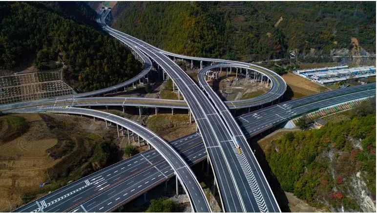 宝坪高速项目召开2021年大干动员会,确保年内全线建成通车