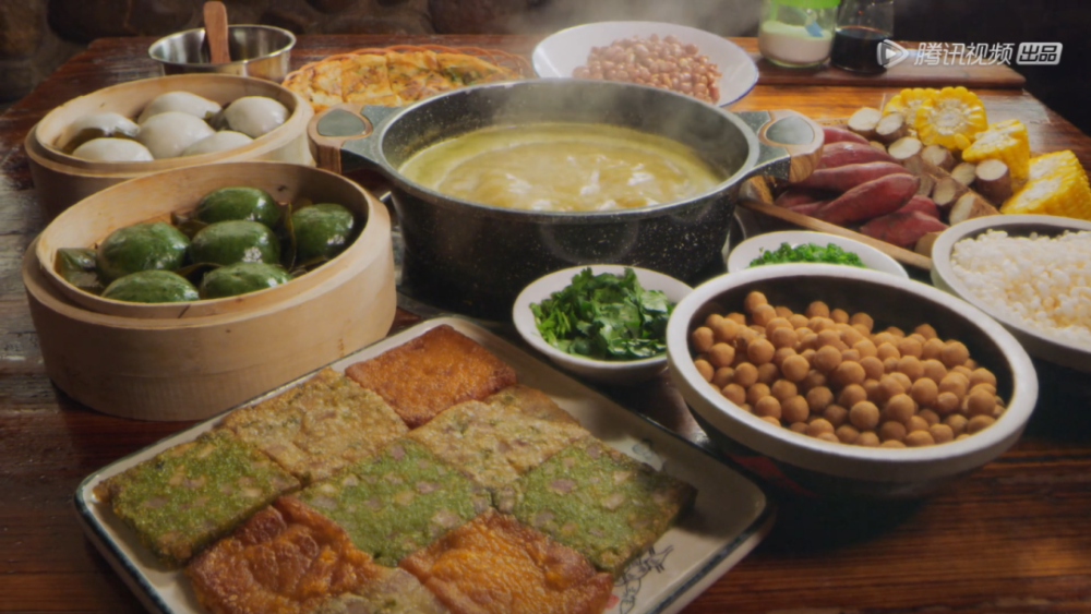 在广西喝油茶喝着喝着就拿它涮起了火锅